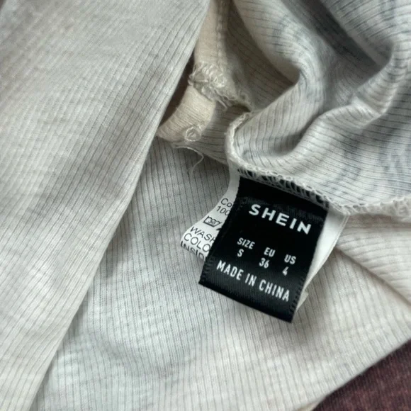 Graphic Cropped Tank Top - Picture 6 of 7